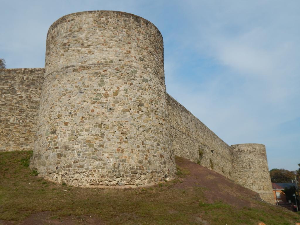 Les Remparts Hotel Binche Buitenkant foto